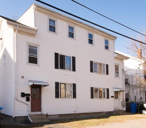27 Union St, Lincoln, RI 02865-1910