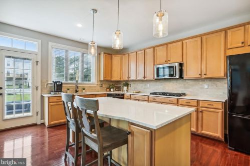 21107 Hooded Crow Dr, Leesburg, VA 20175-7511