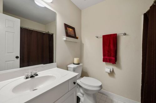 1075 Queensgate Dr, Smyrna GA  30082-6400 exterior