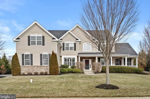 32 Waverly Dr, Columbus, NJ 08022-1350