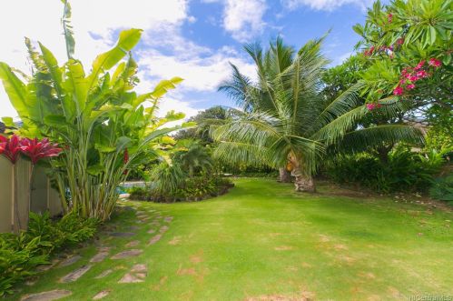 4611 Farmers Rd, Honolulu HI  96816-5218 exterior