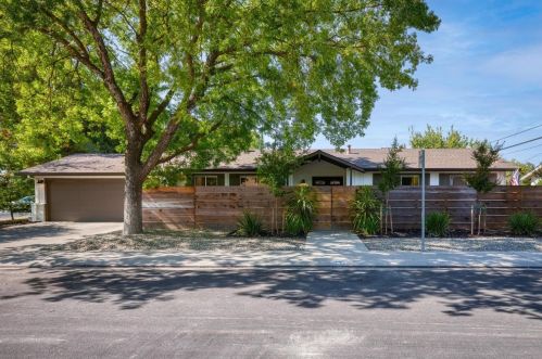 3001 Wales St, Modesto, CA 95350-1225