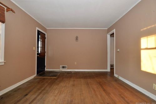 23 Kerema Ave, Milford, CT 06460-5017