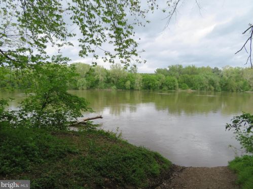26 Raging River Rd, Falling Waters WV  25419-4247 exterior