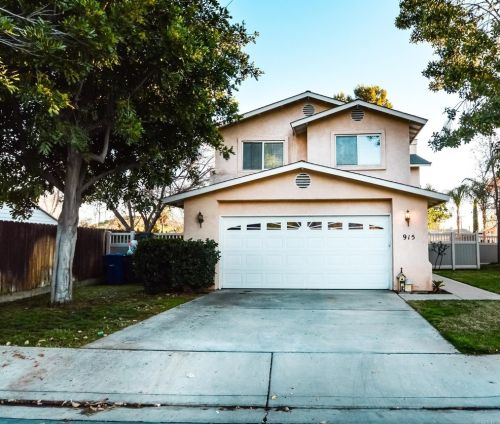 915 Buckeye Ct, El Cajon, CA 92021-3276