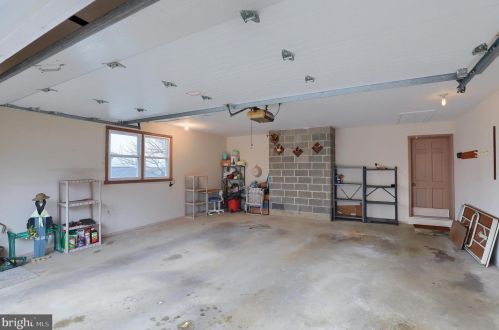 154 Amsterdam Rd, Lancaster PA  17603-9719 exterior