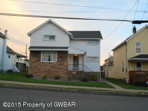 126 Lackawanna Ave, Pittston PA  18643-2132 exterior