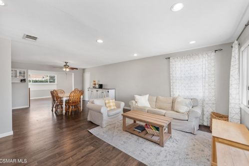 2306 Dogwood St, Simi Valley, CA 93065-2613