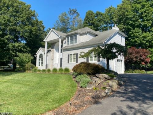 30 Marjaleen Dr, Dover NJ  07869-3496 exterior