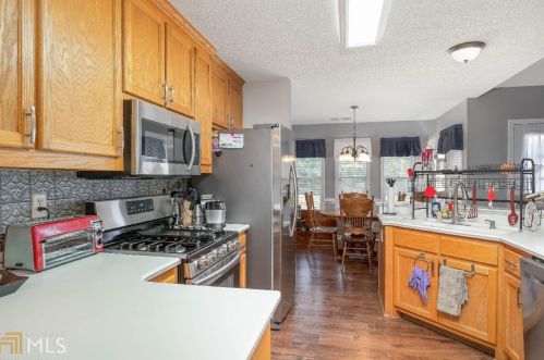 105 Melrose Creek Dr, Stockbridge GA  30281-2350 exterior