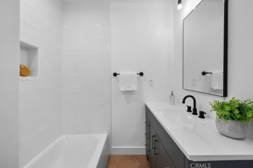 22721 Ladeene Ave, Torrance CA  90505-3440 exterior
