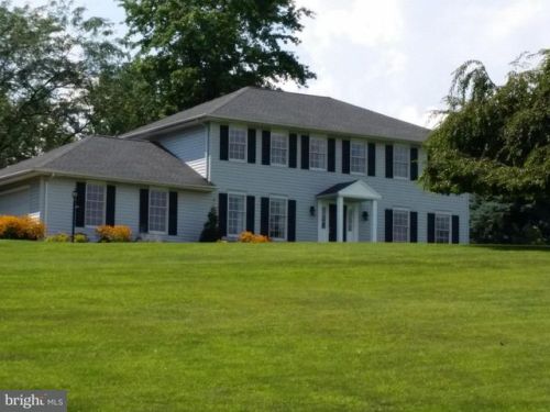 284 Stuart Rd, Carlisle PA  17015-9353 exterior