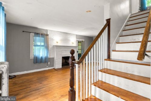 9910 Gardiner Ave, Silver Spring MD 20902-5111 exterior