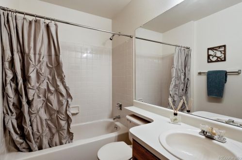 1855 Pitkin Cir, Aurora CO  80017-5274 exterior