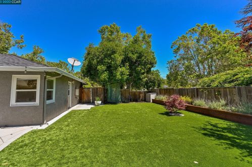 391 Maureen Ln, Concord CA  94523-2136 exterior