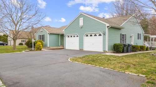 33 Blueberry Ln, Southington, CT 06489-3931