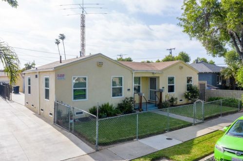 2006 Halladay St, Santa Ana, CA 92707-2904