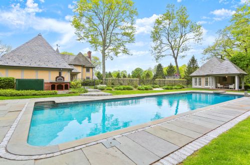 672 Lake Ave, Greenwich CT  06830-3854 exterior