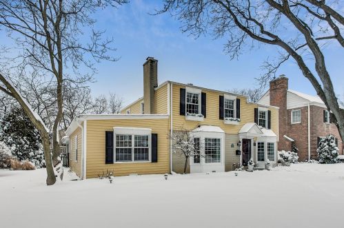 216 Brighton Pl, Arlington Hts, IL 60004-6346
