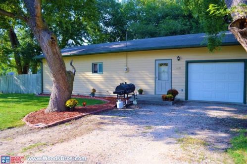 410 3rd St, Garland, NE 68360-2408