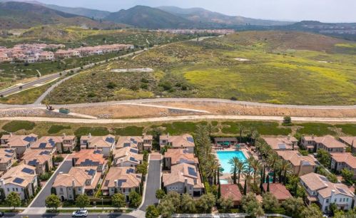 105 Coyote Brush, Irvine CA  92618-8873 exterior