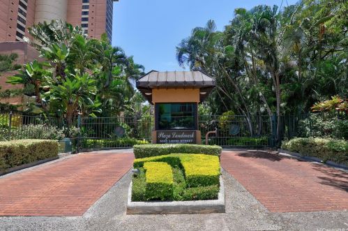 5333 Likini St, Honolulu HI  96818-1762 exterior