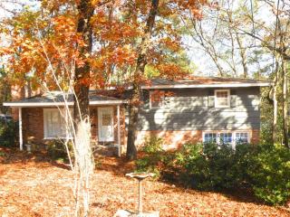 1716 Mcgougan Rd, Fayetteville, NC 28303-4118