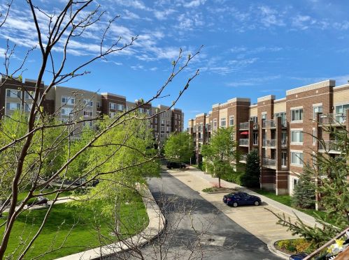 6759 Forest Preserve Dr, Chicago, IL