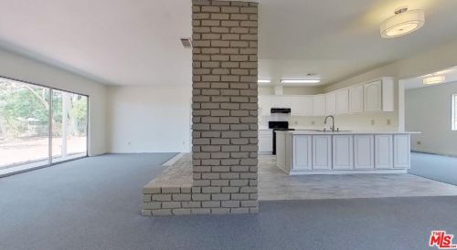 2569 Mt Vernon Ave, Riverside CA  92507-3202 exterior