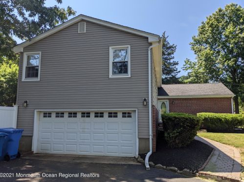 53 Knollwood Dr, Tinton Falls NJ  07724-2740 exterior