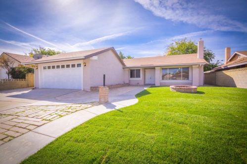 43105 Lemonwood Dr, Lancaster CA  93536-4724 exterior