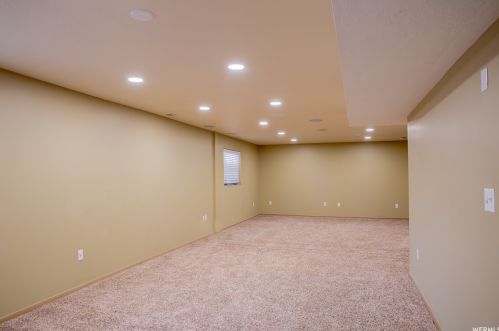 8641 Alta Cv Dr, Sandy UT 84093-1699 exterior