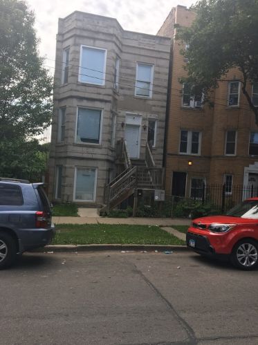208 Kolin Ave, Chicago, IL 60624-2203