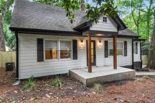 2735 Defoors Ferry Rd, Atlanta GA  30318-2168 exterior