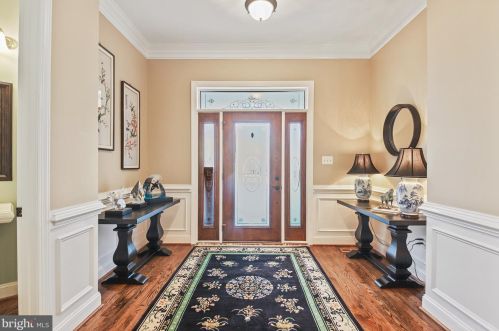 8169 Snead Loop, Gainesville, VA 20155-3222