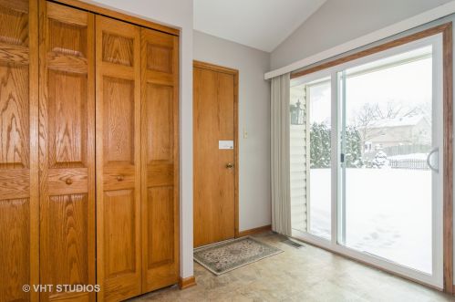 616 Sheffield Ln, Lemont, IL 60440-1024