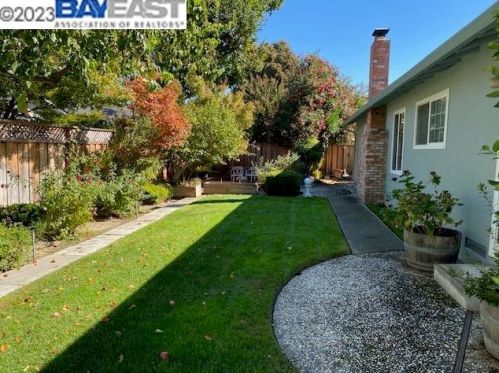 4877 Black Ave, Pleasanton, CA 94566-6007