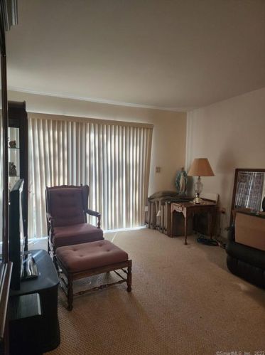 402 Asbury Rdg, Huntington, CT 06484-4877