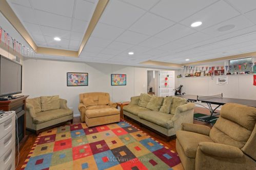 1003 Walter St, Lemont IL  60439-3920 exterior