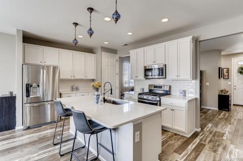 203 Kewaunee Way, Aurora CO 80016-4327 exterior