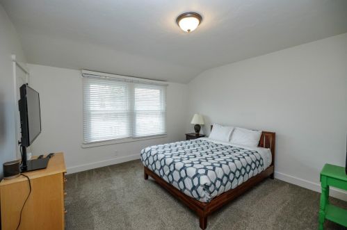 1267 Canal Dr, Turlock CA  95380-4159 exterior