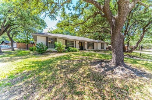 4128 Alicante Ave, Fort Worth TX  76133-5561 exterior