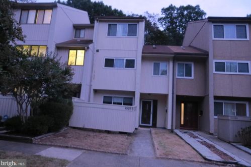 15253 Lodge Ter, Woodbridge VA  22191-3805 exterior