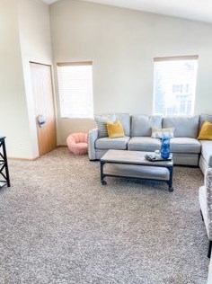 2323 Silverstone Dr, Carpentersville, IL 60110-3801