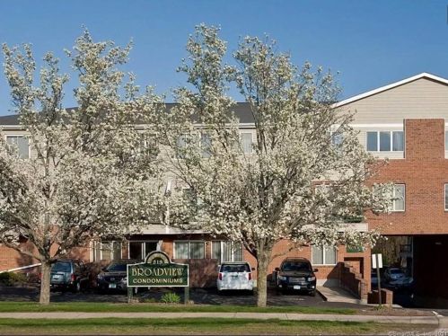 219 Broad St, Meriden CT  06450-6501 exterior