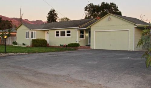 8 Massei Ave, Watsonville, CA 95076-1402