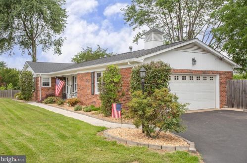 202 Bell Air Pl, Fredericksburg, VA 22405-1766