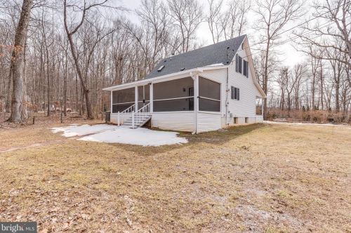 165 Gingerbread Ln, Harpers Ferry WV 25425-5591 exterior