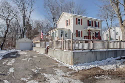 9 Nash Pkwy, Somersworth, NH 03878-2228