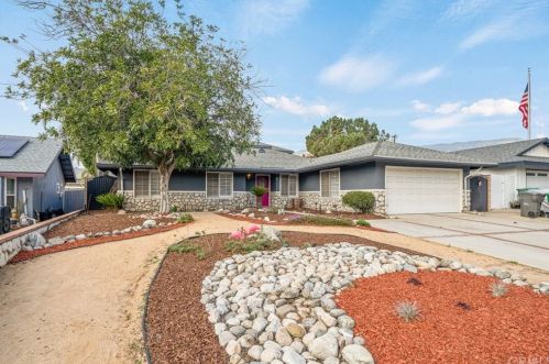 1085 Canyon View Dr, La Verne, CA 91750-1815